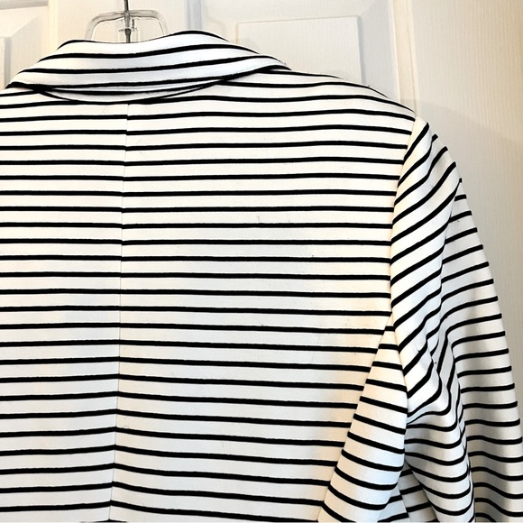 Chicos Blazer Jacket White Black Stripe Lined Knit Buttons Size 0 M - Picture 4 of 15
